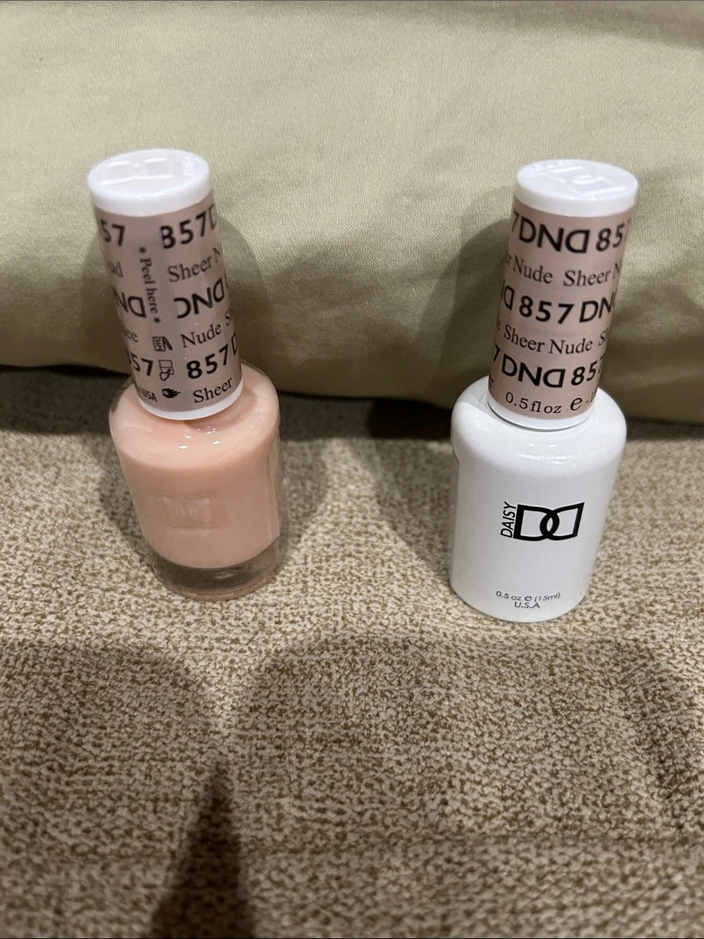Daisy DND Sheer Nude 857 Gel Polish and Nail Lacquer